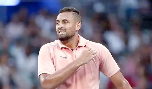 包含世界网球队强势法国网球队，克耶高斯送出助攻的词条