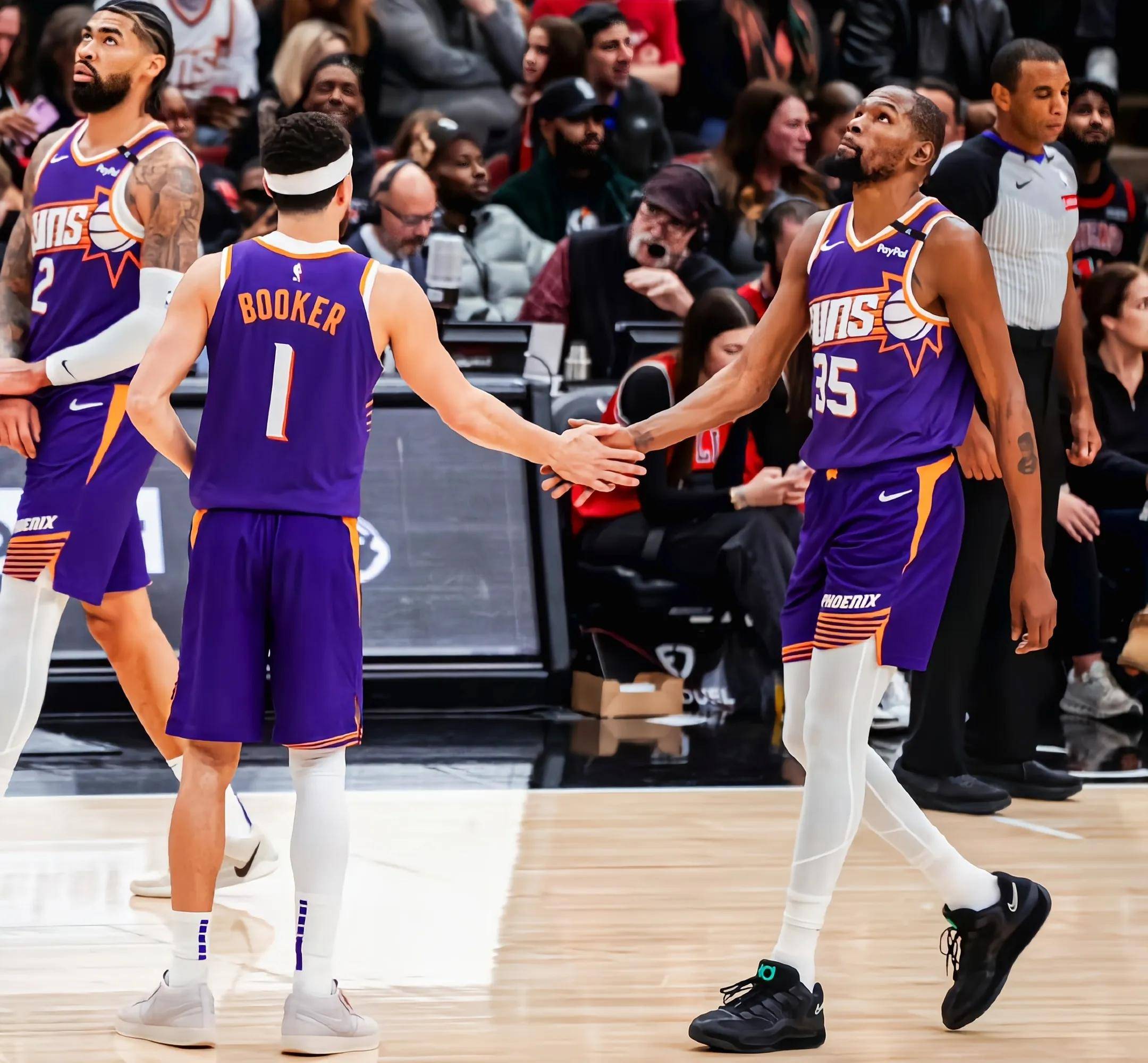 包含波兰男篮险胜德国男篮，布克制霸全场的词条