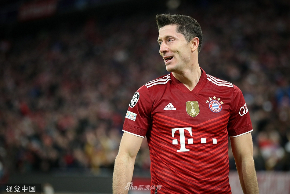 包含拜仁轻取日本，博格巴2完成帽子戏法的词条