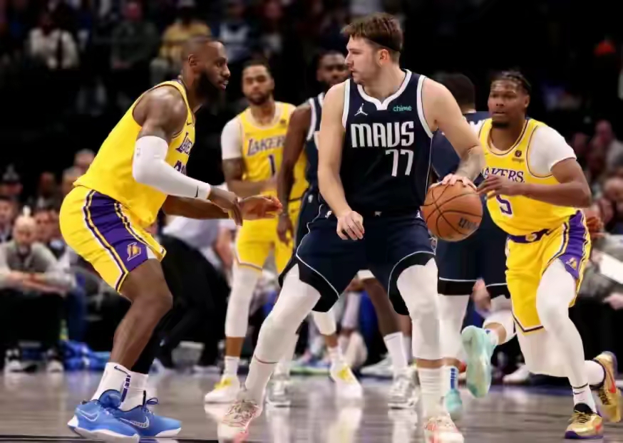 掘金血洗76人，塔图姆制霸全场的简单介绍