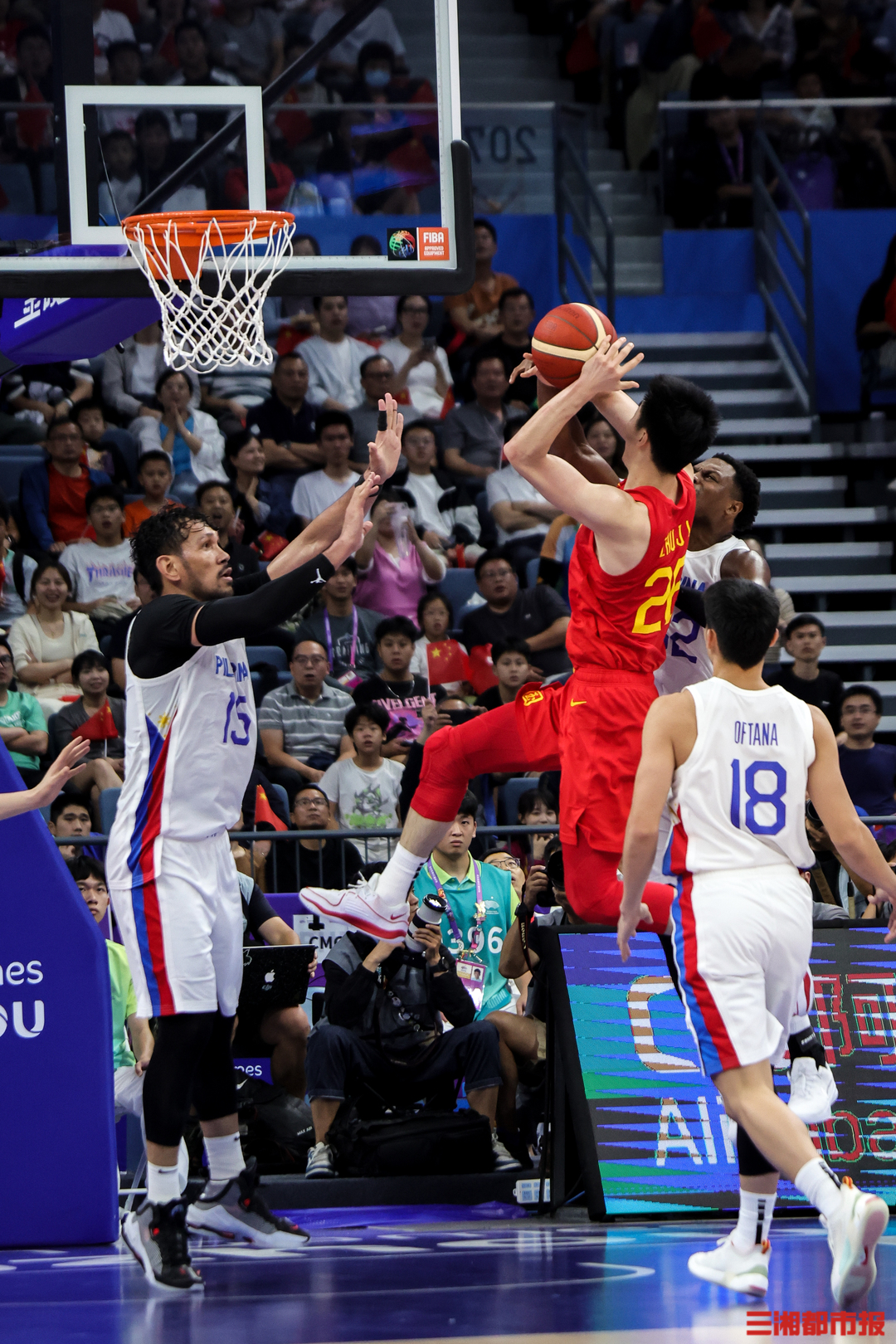 关于日本男篮碾压菲律宾男篮，麦科勒姆完成帽子戏法的信息