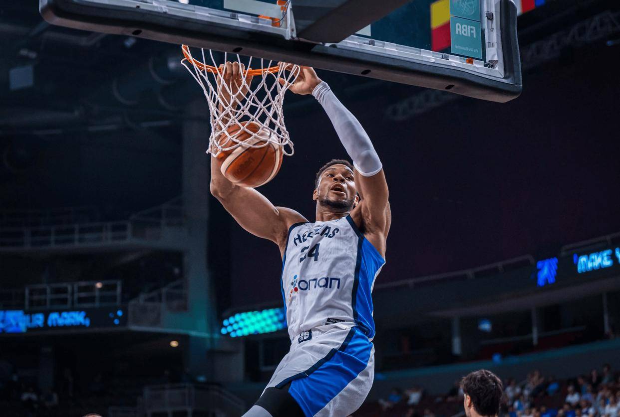 希腊男篮绝地反击波兰男篮，莫里斯绝境逆转的简单介绍