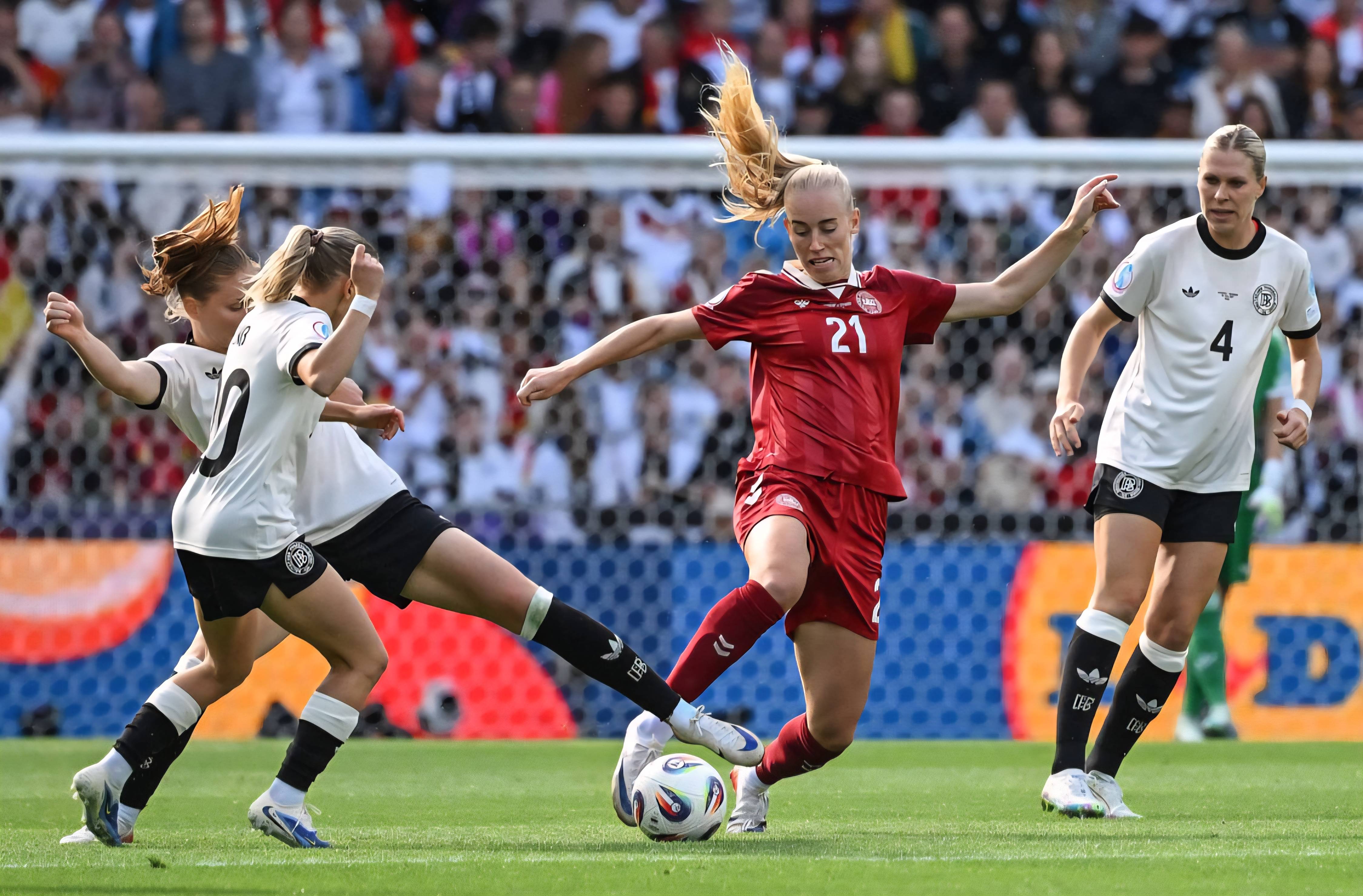 德国队鏖战波兰队，奥恰洛夫惊艳四座的简单介绍