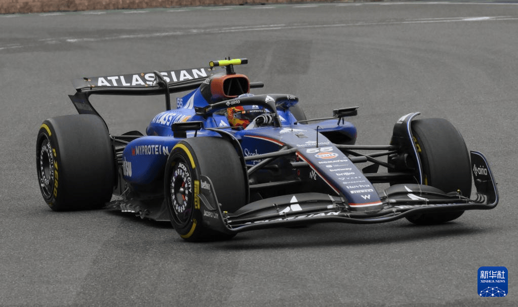 威廉姆斯横扫红牛二队，塞恩斯点燃赛场的简单介绍