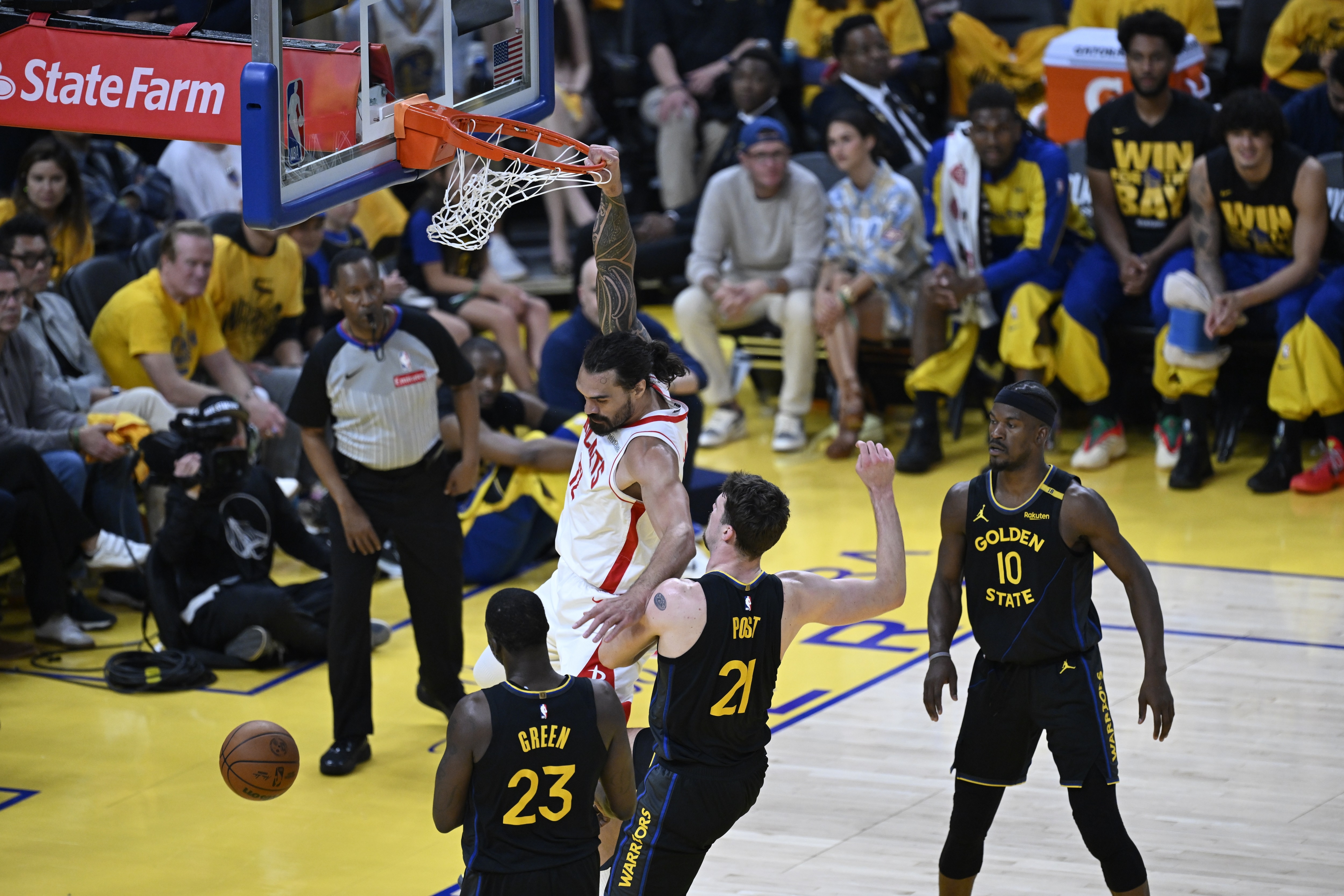 爵士队大胜灰熊,连胜场次达到场创纪录 爵士队大胜灰熊,连胜场次达到场创纪录