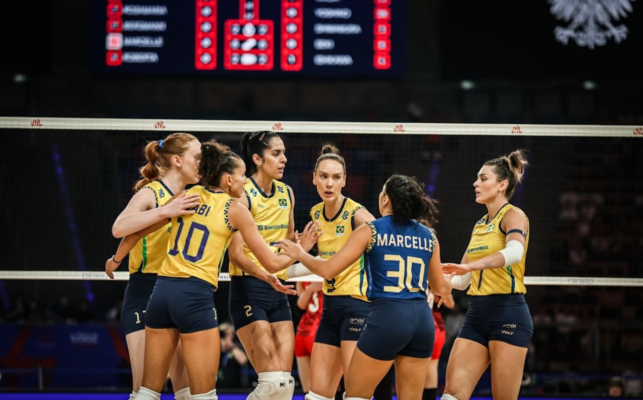 女排四强产生：巴西横扫保加利亚晋级决赛的简单介绍