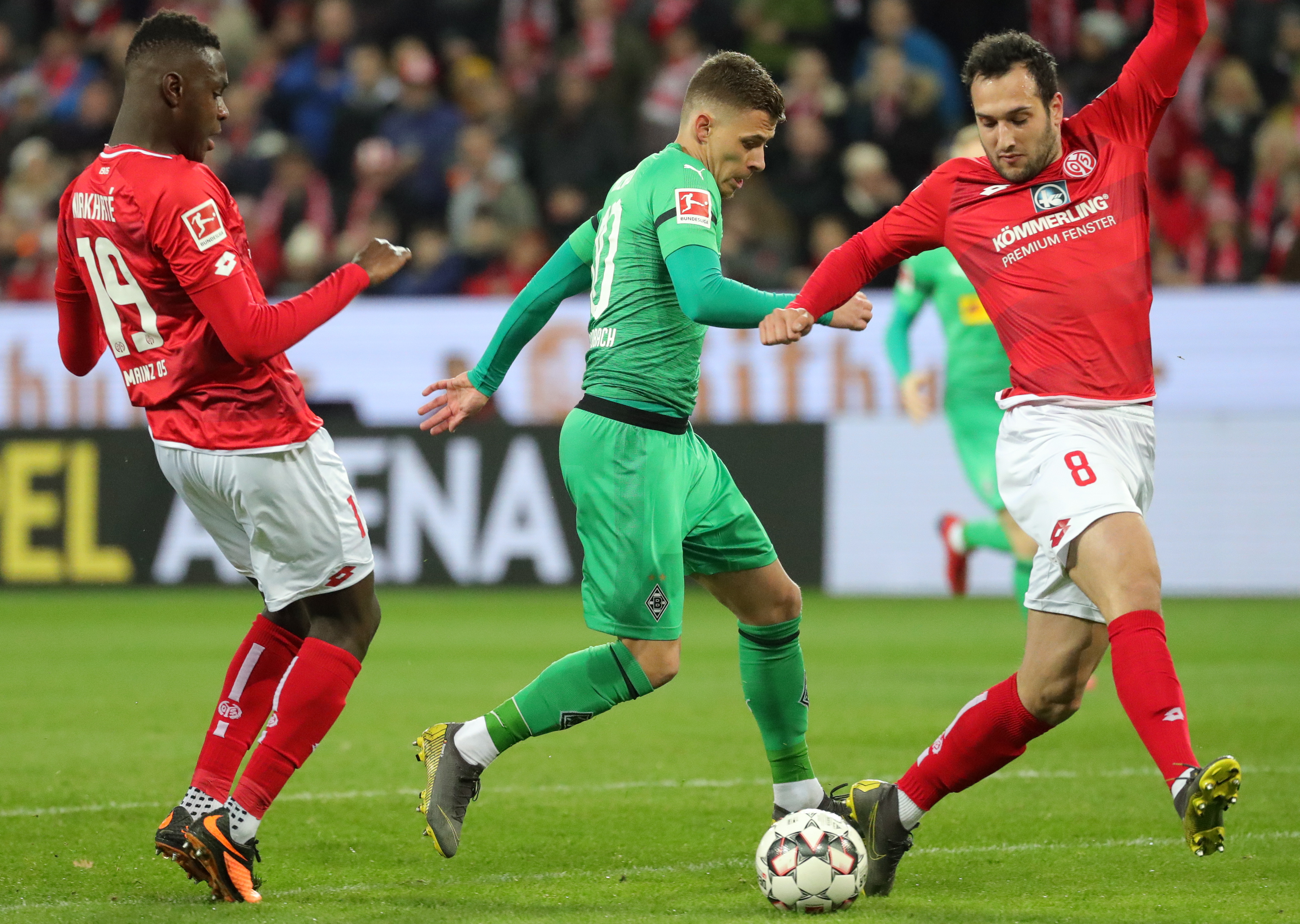 美因茨遭遇联赛败局，攻守问题亟待解决