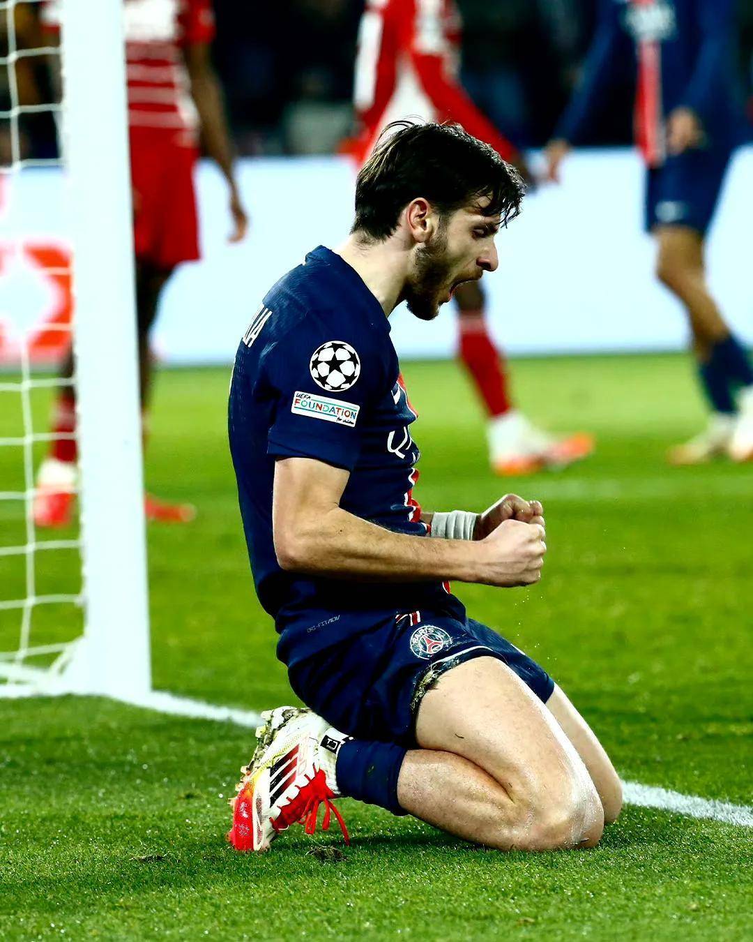 巴黎遗憾负于曼城,晋级机会渺茫 巴黎遗憾负于曼城,晋级机会渺茫