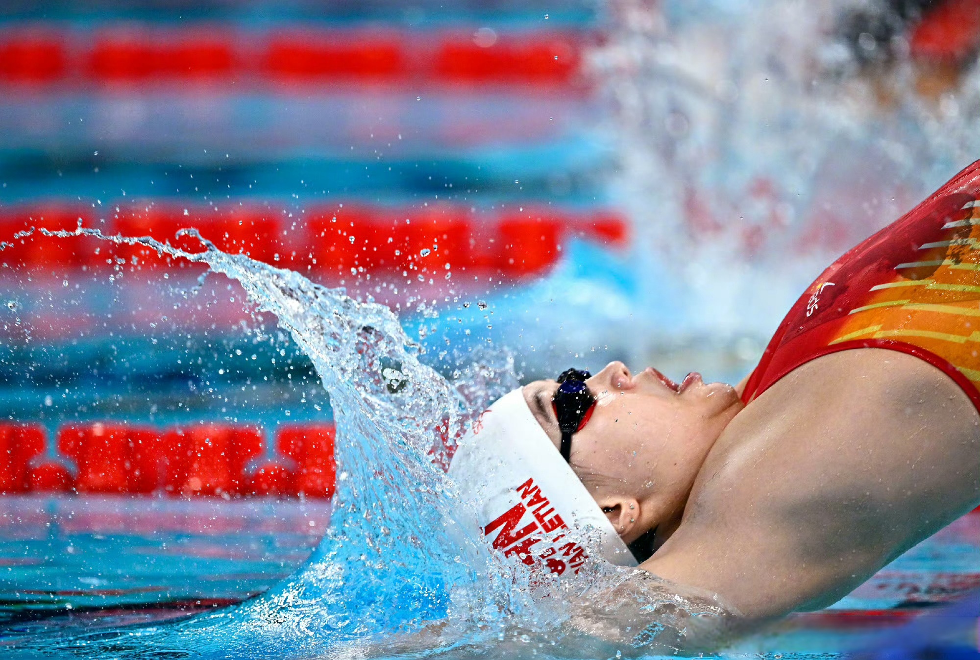 游泳项目新冠军闪耀舞台，实力生生不息的简单介绍