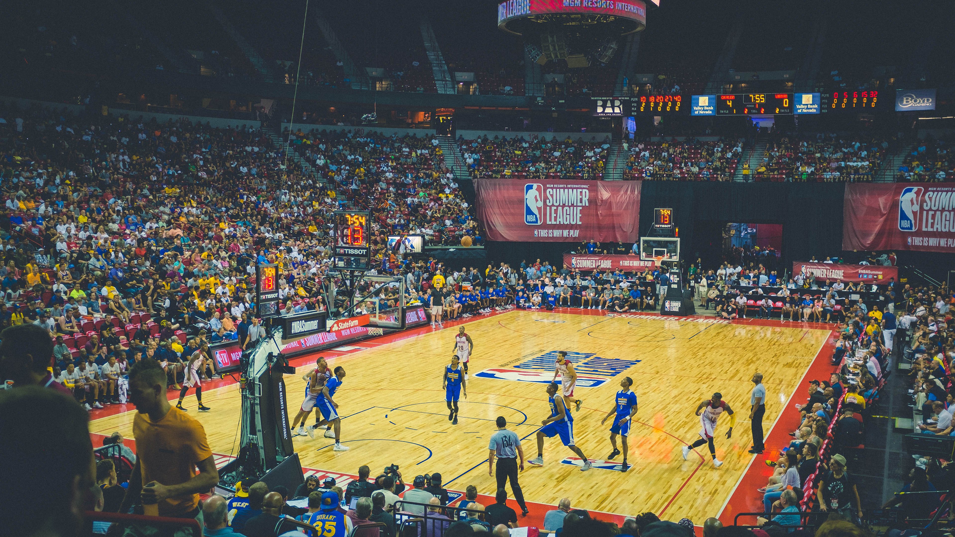 太阳防守锁死新疆队,莫兰特成为胜负手